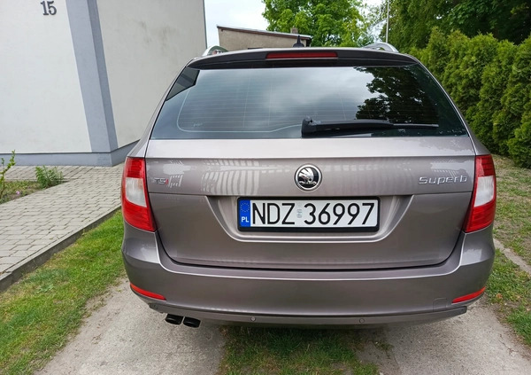 Skoda Superb cena 32500 przebieg: 260000, rok produkcji 2011 z Działdowo małe 121